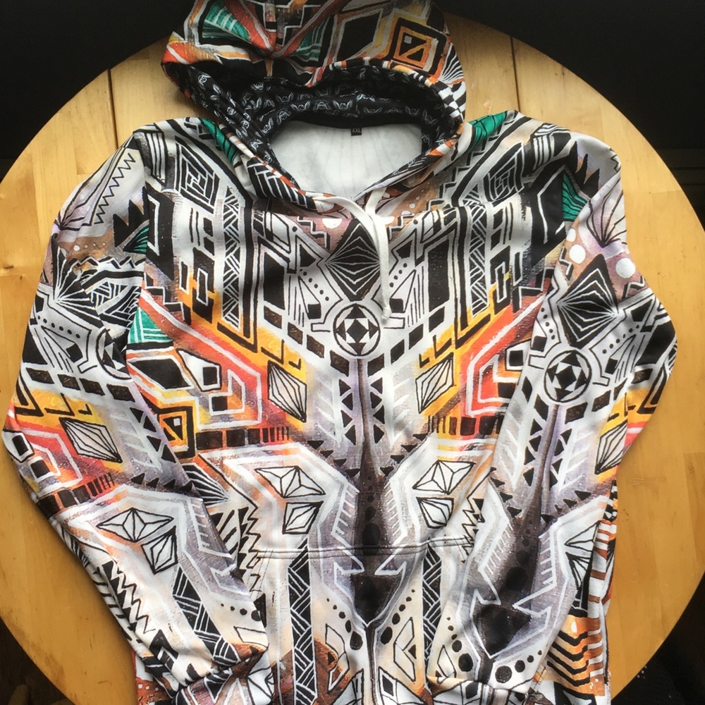 NWOT Geometric designed hoodie